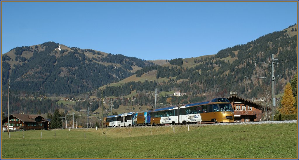 Golden Panoramic Pass Express zwischen Saanen und Gstaad. 
05.11.2010