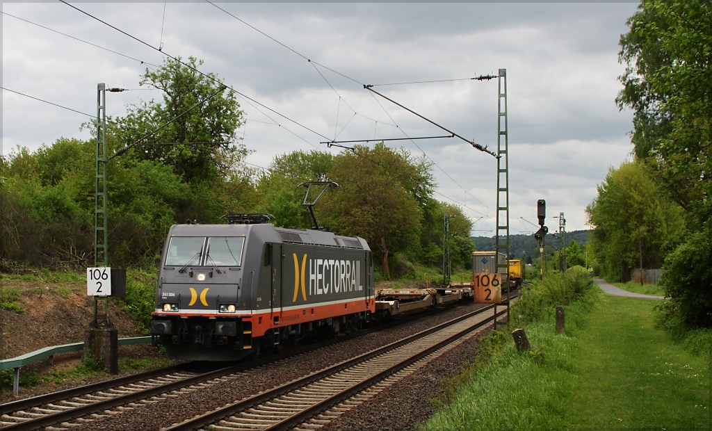 Hectorrail´s 241.004  R2D2  mit KLV-Zug in Richtung Norden am 10.05.13 in Unkel