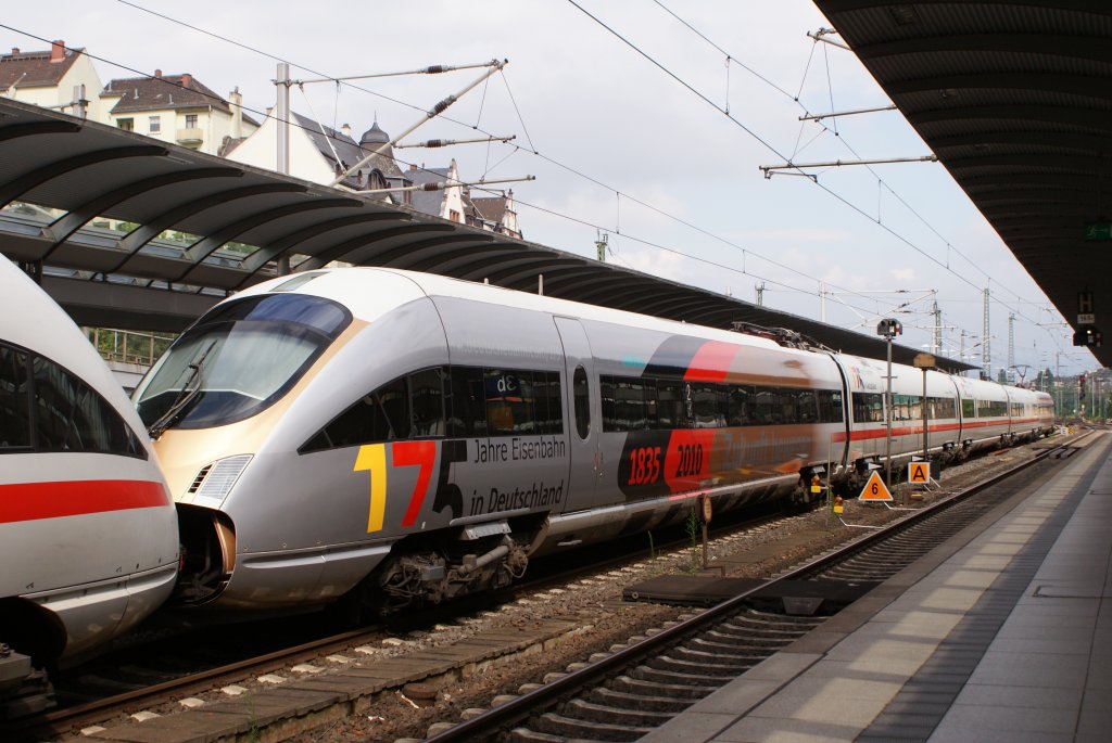 ICE-T mit  175 Jahre Deutsche Eisenbahn  Werbung in Mainz Hbf am 03.08.2010