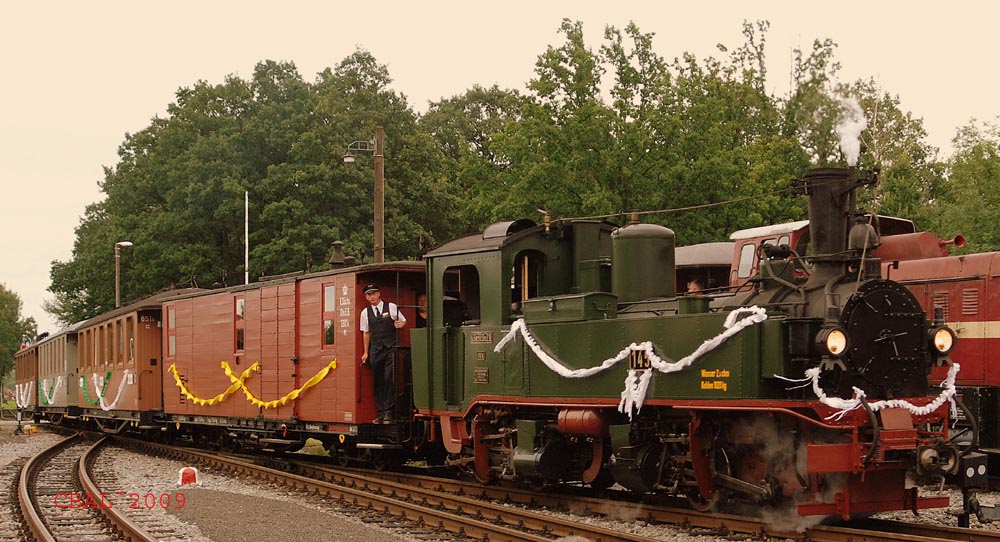 IVK 145 alias 99 555 zur Einweihung des 100jhrigen Kniglich Schsen Zuges im Rahmen der Historik Mobil 2009 am 31.07.2009 im Bahnhof Bertsdorf.