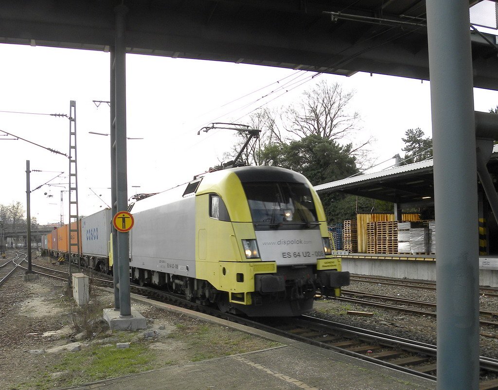 Kommend vom Container-Bahnhof Kornwestheim und auf dem Gtergleis 5 in Ludwigsburg gesichtet.