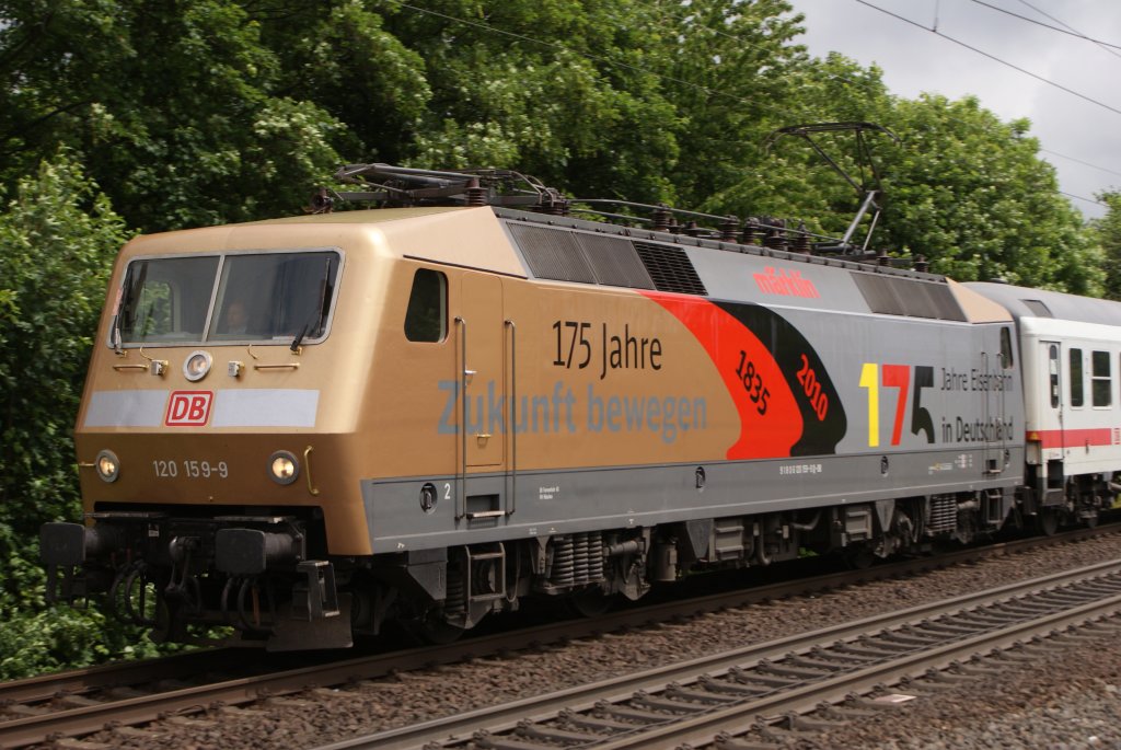 Lokportrait der 120 159-9 mit dem IC 1924 in Dsseldorf-Oberbilk am 30.05.2010
