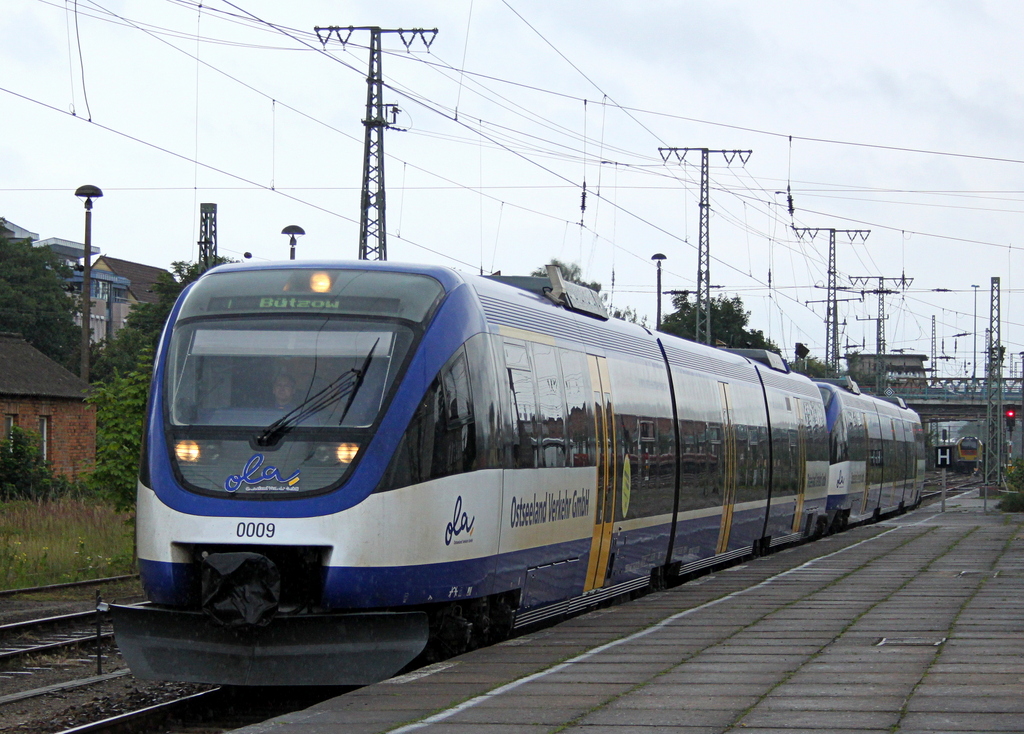 Ostseeland Verkehr 643 116 (0009) und 643 111 (0004) als OLA nach Btzow am 13.07.12 in Neubrandenburg