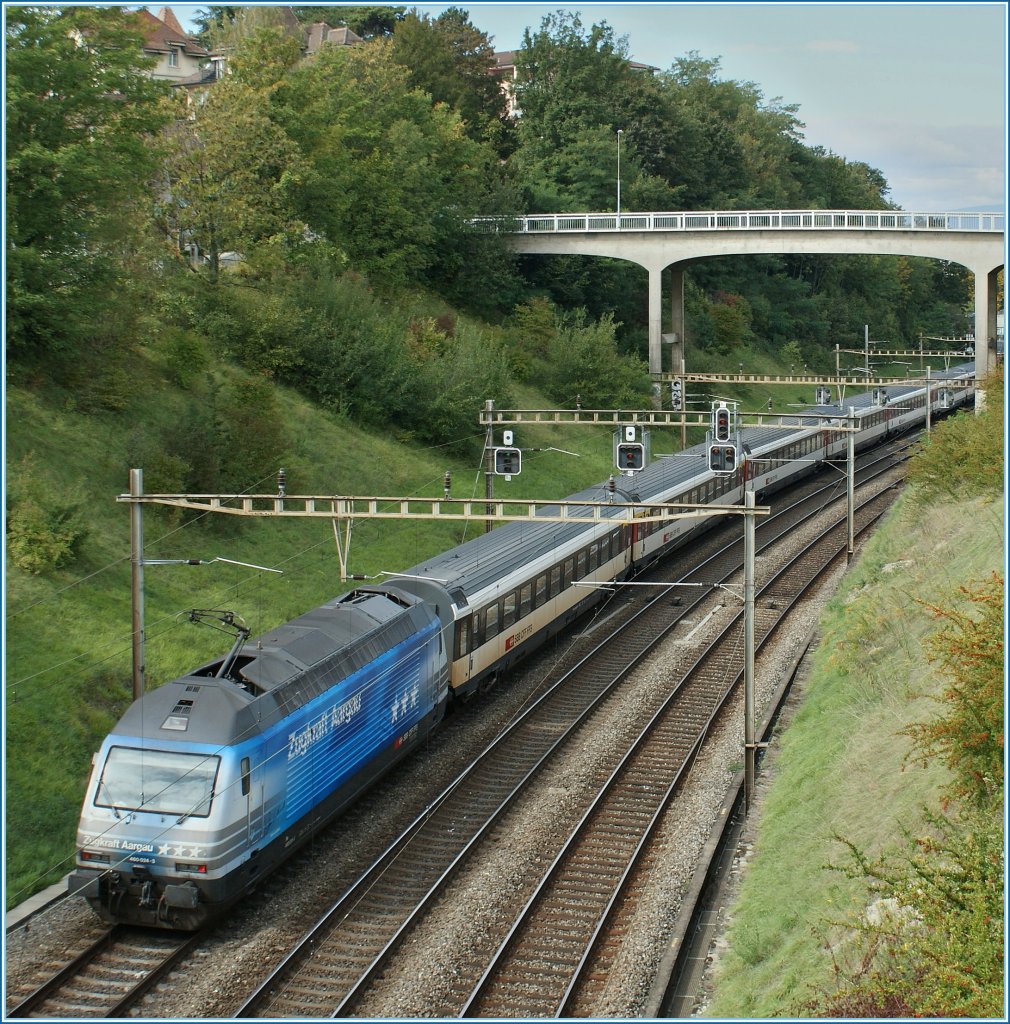 Re 460 024-3  Zugkraft Aargau  mit einem IR bei Lausanne. 
28.09.2010