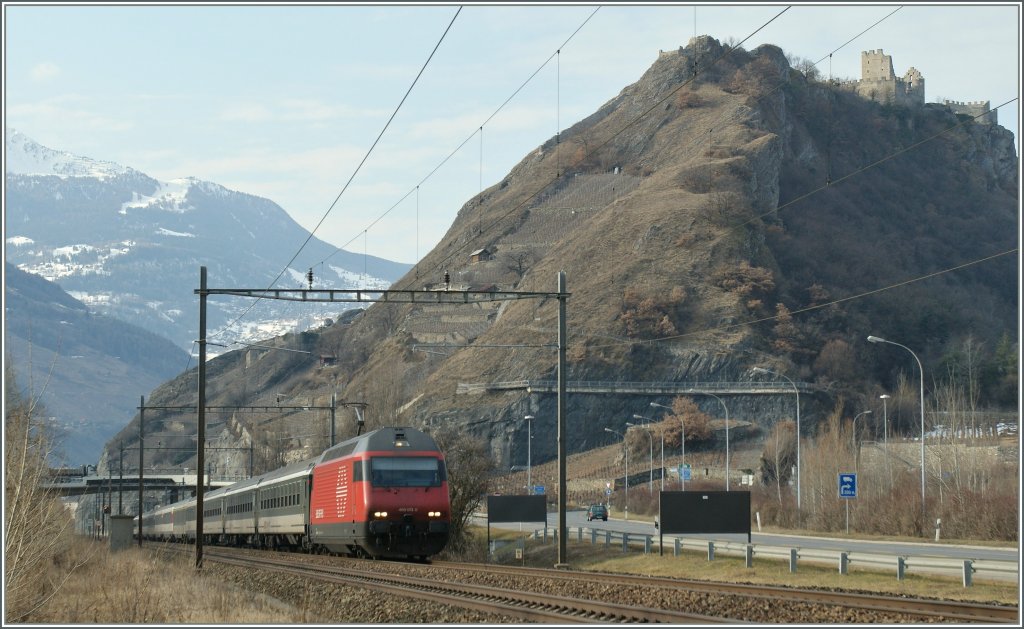 SBB Re 460 073-0 kurz nach Sion.
14. Feb. 2011