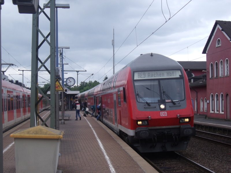 Steuerwagen des RE9 von Gieen/Siegen nach Aachen in Au(Sieg)