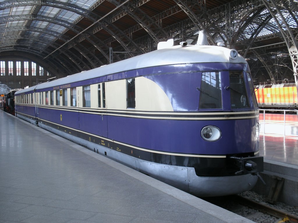 SVT 137 225 auf dem Museumsgleis,dem frhren Bahnsteig 24,am 26.Mrz 2012,in Leipzig Hbf.