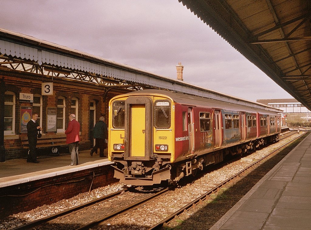  Wessex  150 221 in Turo im April 2004.
(Gescannts analog Bild)