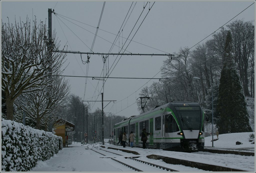 Winter von seiner weniger schnen Seite; LEB RBe 4/8 in Jouxtens-Mzery.
31.01.2012