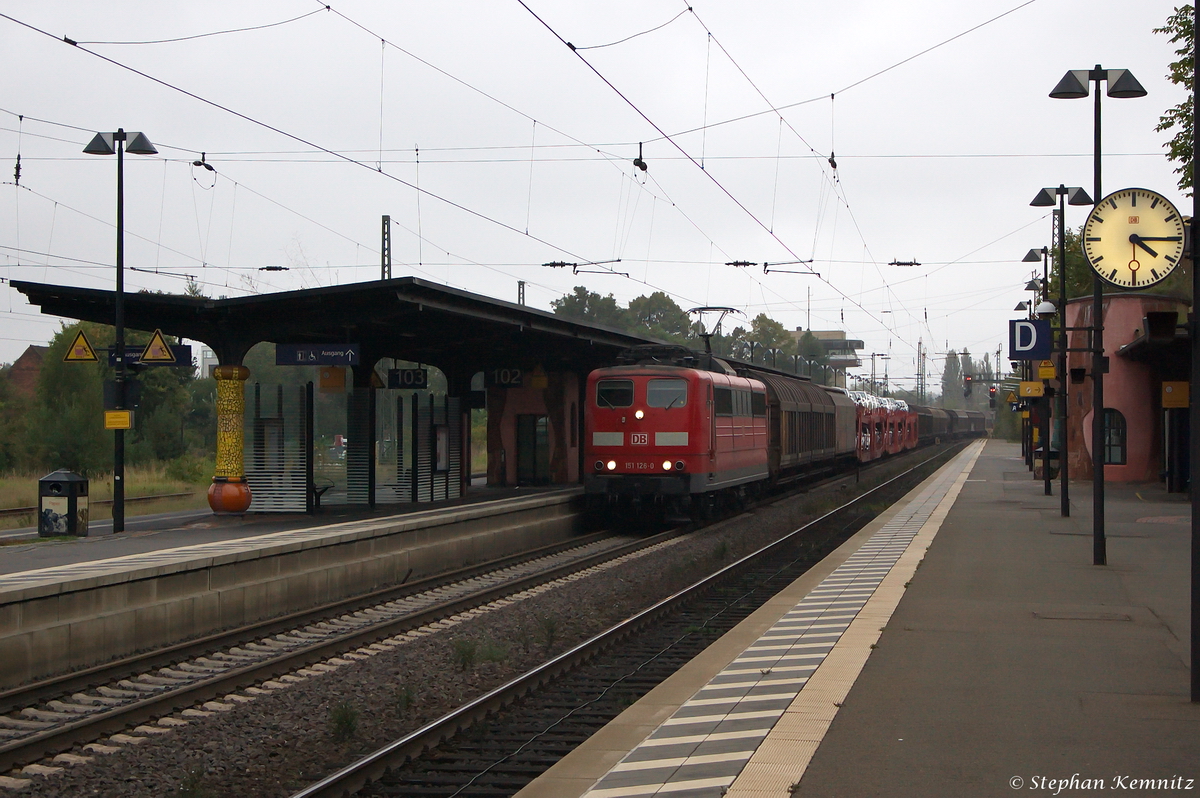 151 126-0 DB Schenker Rail Deutschland AG mit einem gemischtem Güterzug in Uelzen und fuhr weiter in Richtung Lüneburg. 13.09.2014