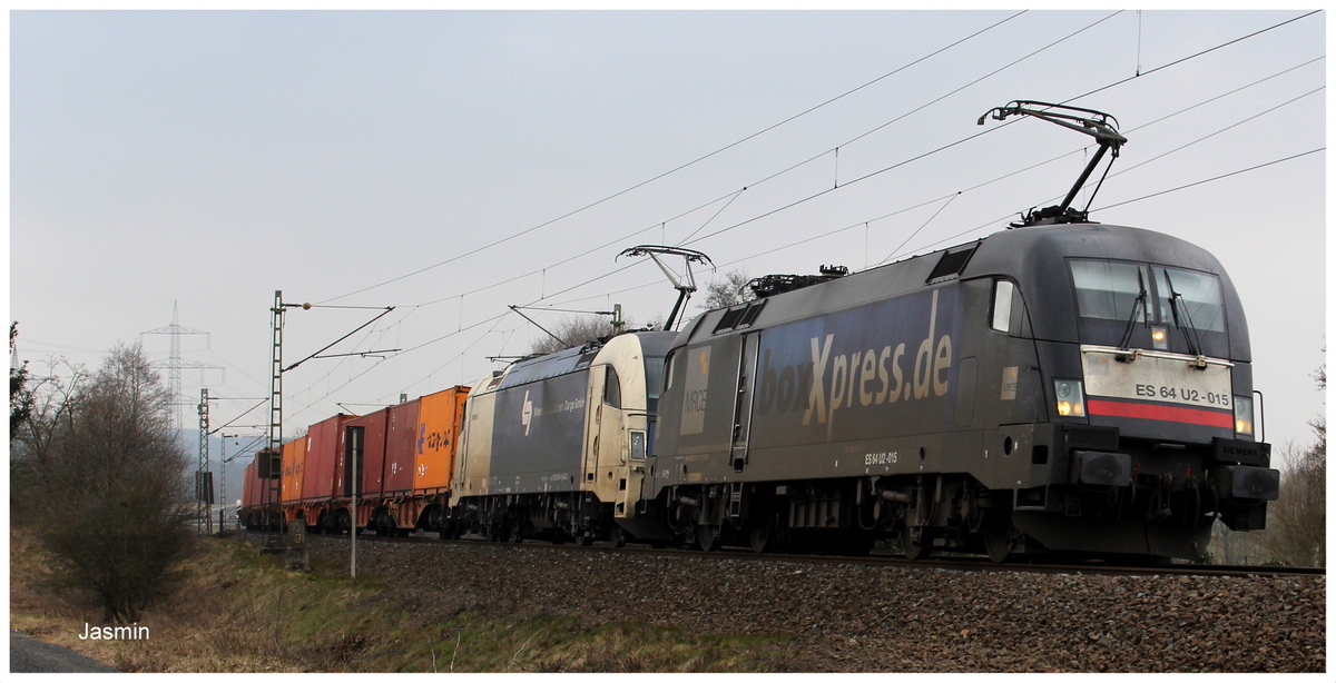 182 515 und 1216 951 mit Containerzug am 21.03.15 bei Kerzell