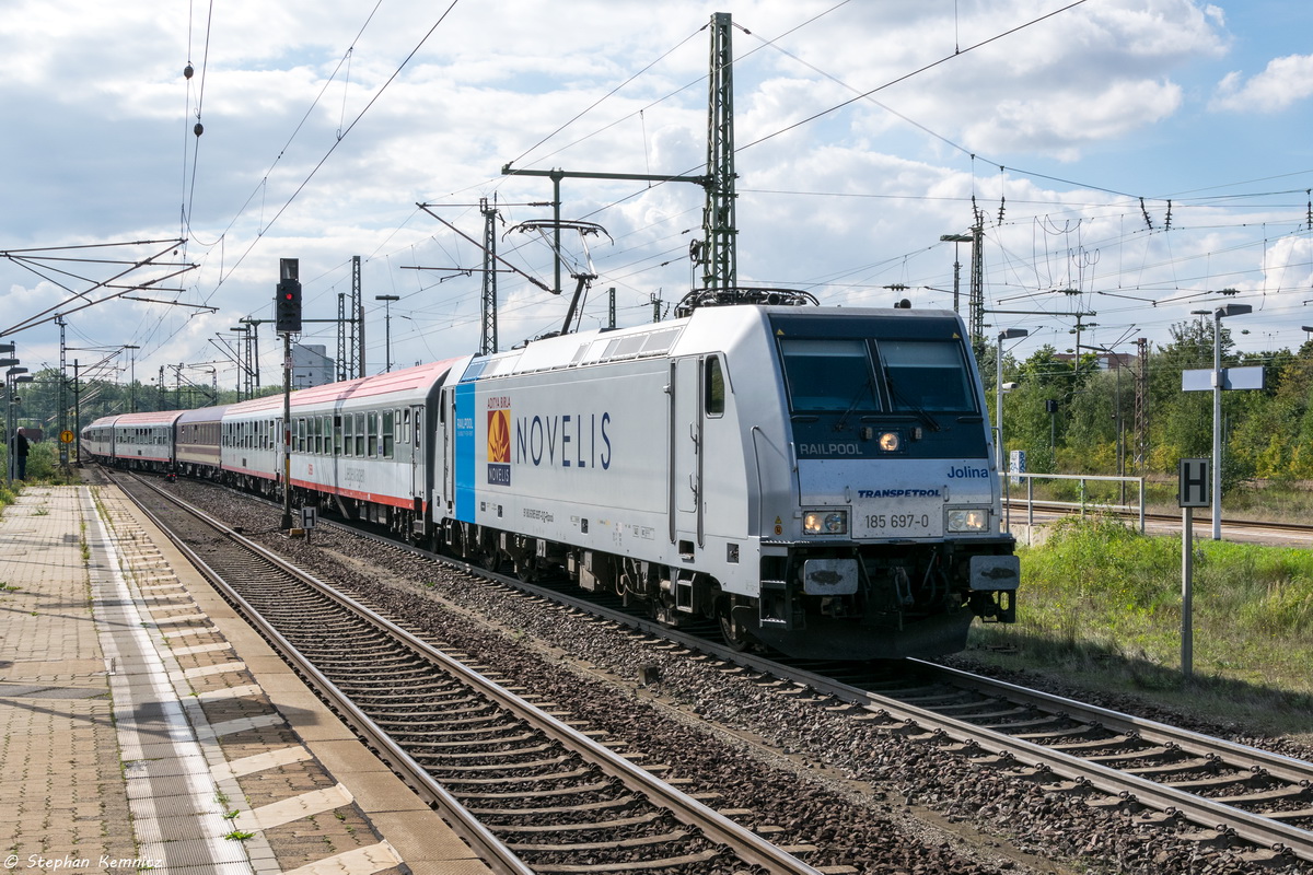 185 697-0  Jolina  Railpool GmbH für VTG Rail Logistics Deutschland GmbH mit dem Müller Touristik Sonderzug (MT 1854) von Köln Hbf nach Goslar & Halle, bei der Einfahrt in Braunschweig. 25.09.2015