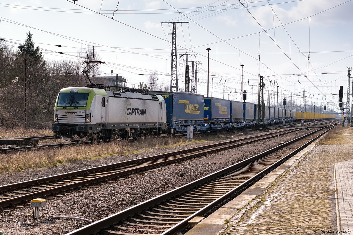 193 893-5 ITL - Eisenbahngesellschaft mbH mit dem KLV  LKW-Walter  DGS 42339 von Herne nach Paskov in Stendal. 24.03.2018