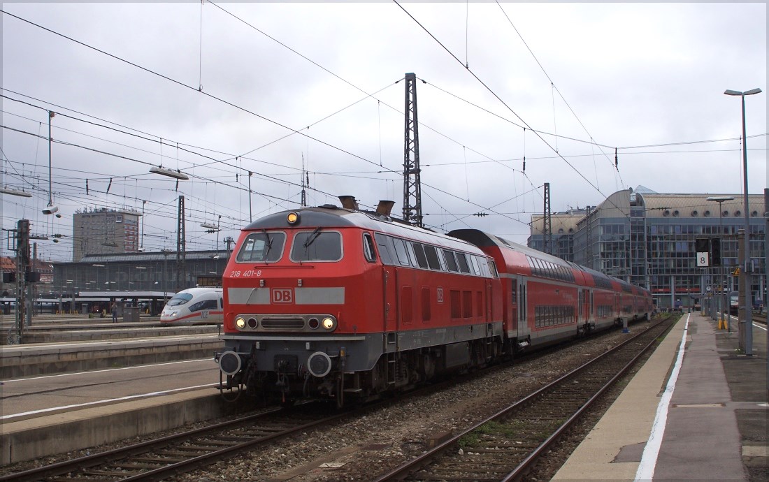 218 401 mit RE in Richtung Mühldorf am 12.09.14 in München Hbf