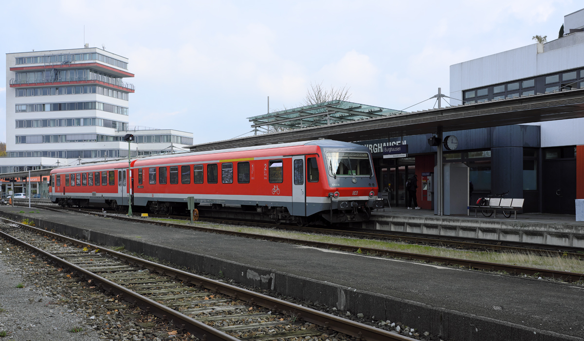 628 618-1 stand am 03.11.17 auf der Strecke Mühldorf - Burghausen im Einsatz und wurde an seiner Endstation fotografiert.