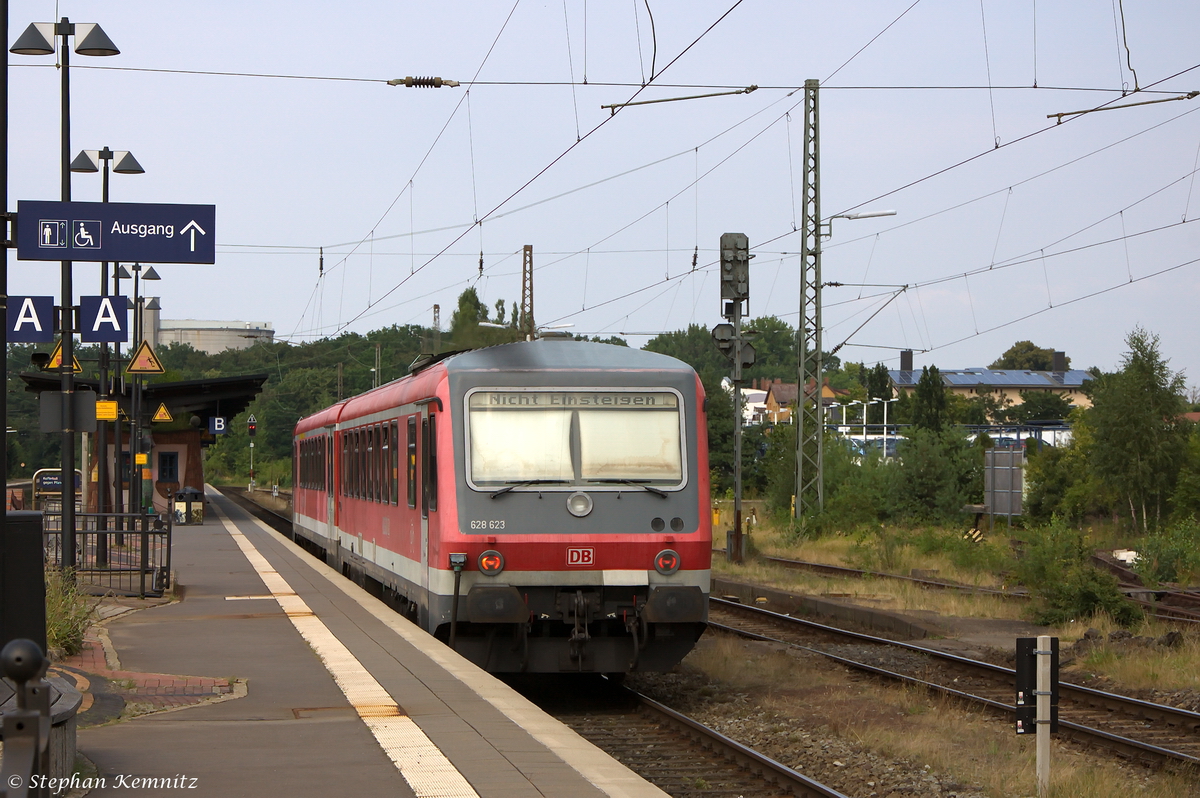 628 623-0 als RB (RB 14960) von Wittingen nach Uelzen, bei der Einfahrt in Uelzen. Zum Fahrplanwechsel am 14.12.2014 werden die alten 628/928er auf der Strecke Braunschweig - Gifhorn - Wittingen - Uelzen durch die neuen Alstom Coradia LINT 54 (BR 622) abgelöst. Zum Fahrplanwechsel gibt es auch noch einen Betreiberwechsel von DB Regio Nord zur Erixx GmbH. 29.07.2014