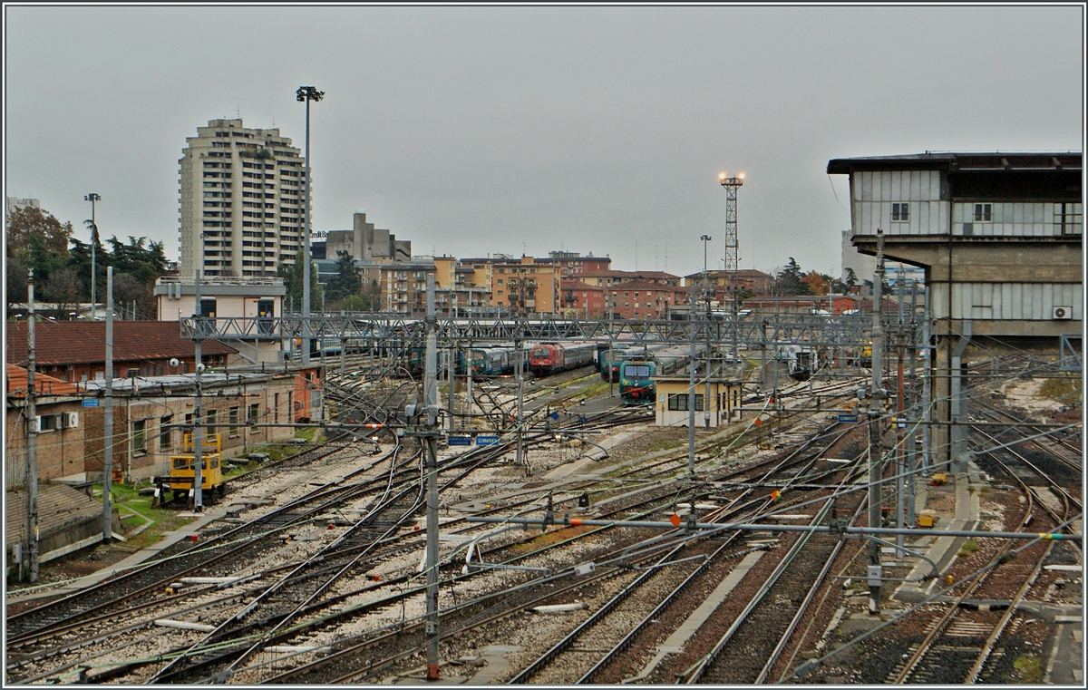 Bei einem Blick ber das Bahnhofsvorfeld von Bologna entdeckte ich verwundert eine BB-Lok.
15.11.2013