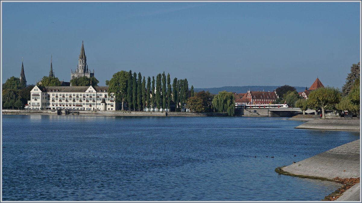 Blick auf Konstanz und die Seerheinbrücke mit einem Seehas Flirt.
19. Sept. 2018