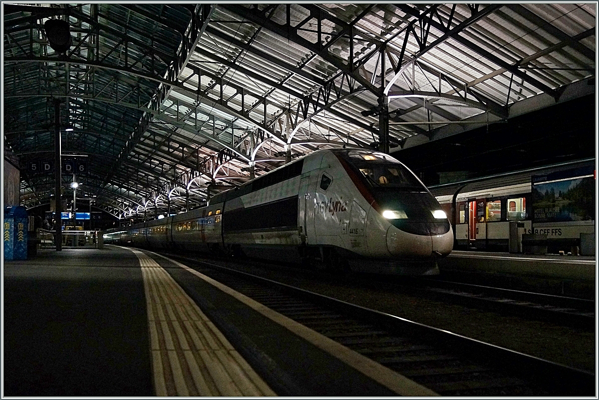 Der erste TGV Lyria verlässt Lausanne bereists um 6.24.
26. Feb. 2014