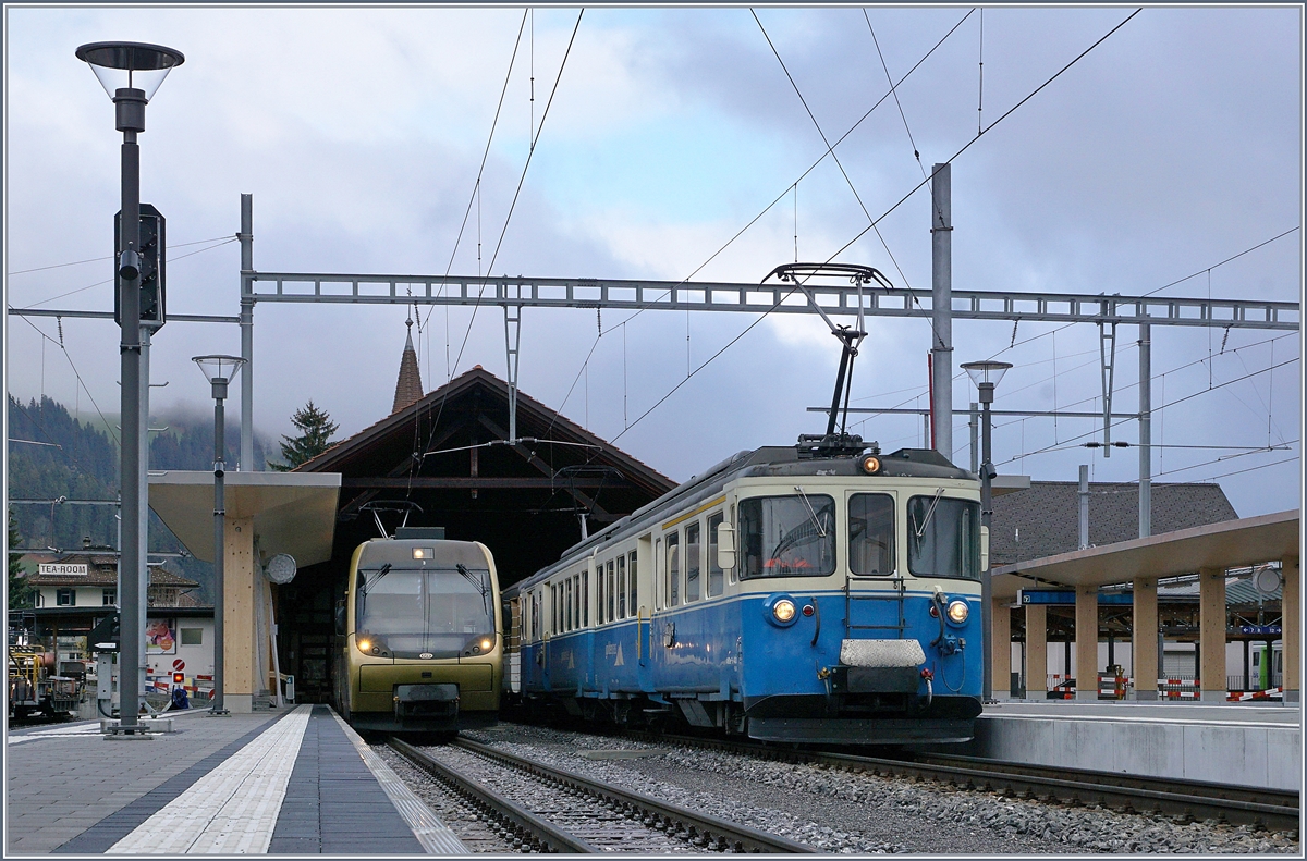 Der MOB ABDe 8/8 4001 SUISSE in Zweisimmen. Diese formschönen, MOB-typischen Triebzüge werden vermehrt durch die Alpina Züge verdrängt und nur noch bis August 2019 im Dienste der MOB stehen.
30. Okt. 2017 