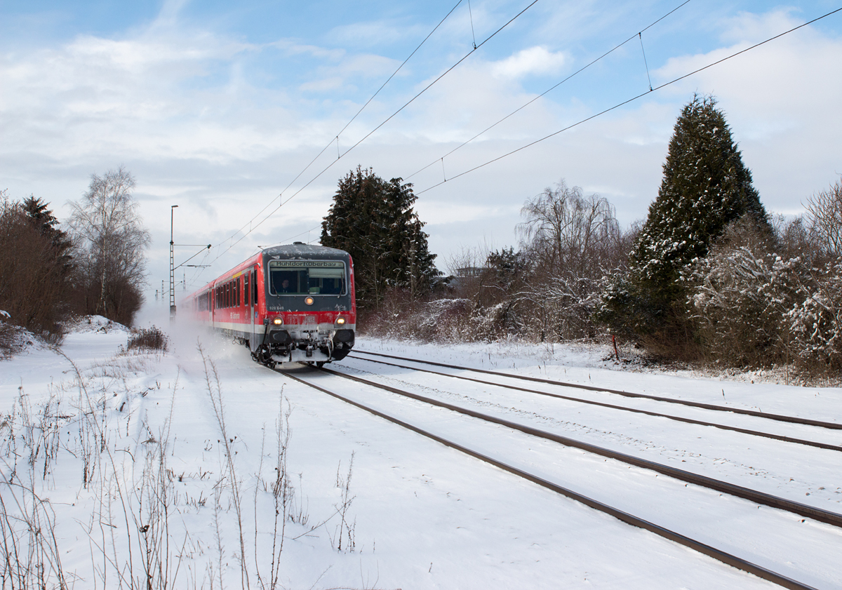 Der Mühldorfer 628 649-6 und sein Schwesterfahrzeug waren am 17.01.16 für den Dienst auf der Strecke München Hbf - Mühldorf (Inn) eingeteilt. In Poing wurde der Zug im Bild festgehalten.