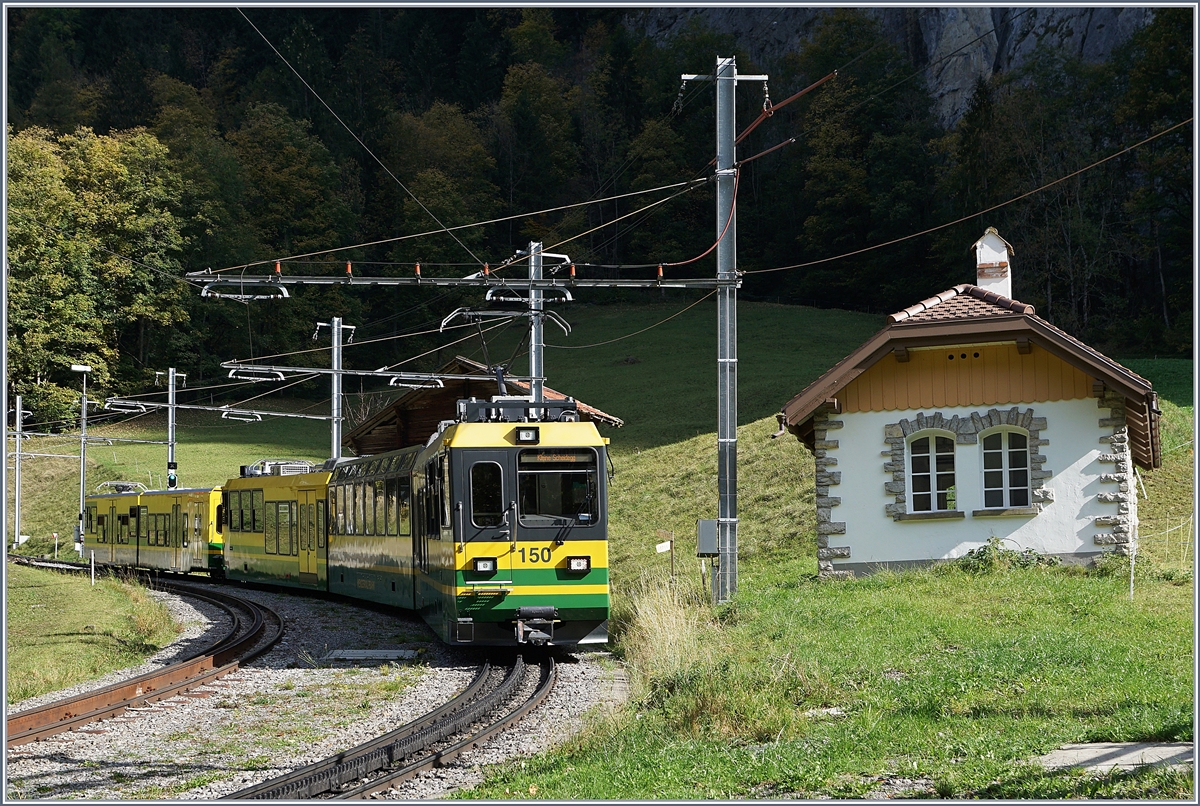 Der WAB Pano 150 schiebt oberhalb von Lauterbrunnen seine Zug Richtung Kleine Scheidegg.
16. Okt. 2018