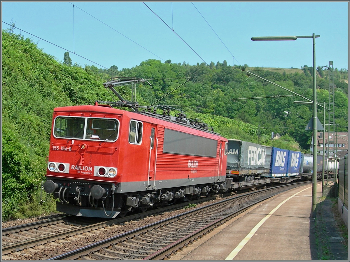 Die DB 155 154-8 in Istein.
5. Juli 2006