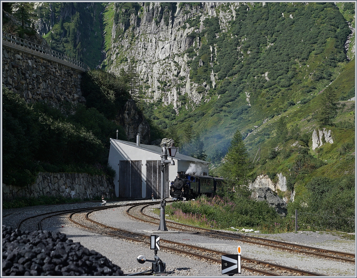 Die DFB HG 3/4 N°1 erreicht von Oberwald kommend den Bahnhof Gletsch.

31. August 2019