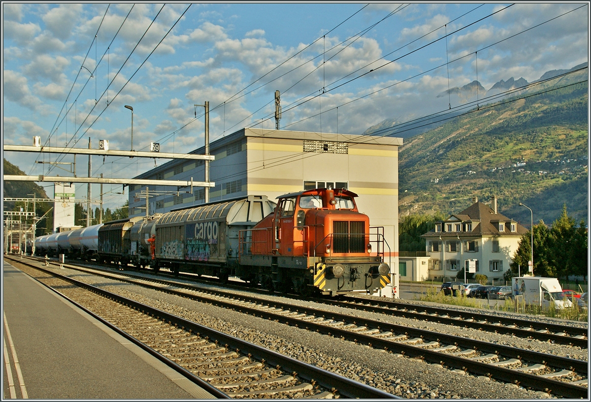 Die Em 837 853-1 der Lonzawerke beim Rangieren in Visp.
29. Aug. 2013