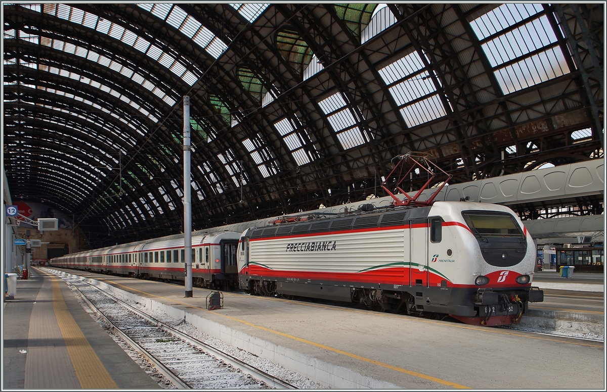 Die FS E 402 152 in Milano. 
22. Juni 2015