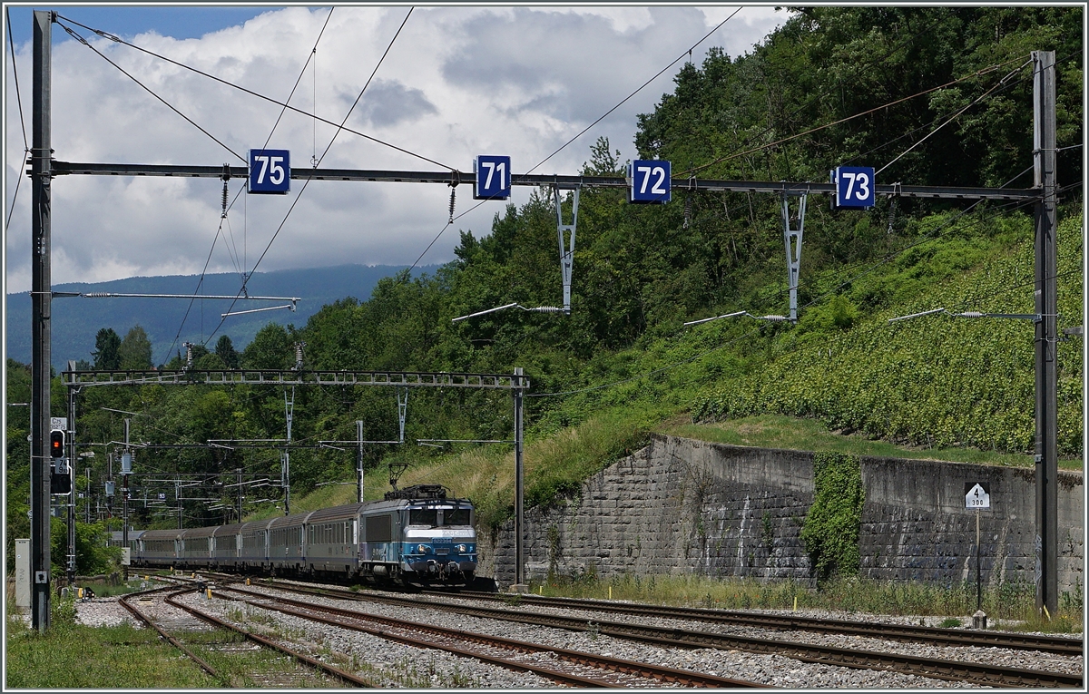 Die SNCF BB 22394 hat mit ihrem TER in La Plane die Schweiz erreicht und damit bald ihr Ziel Genève 
20. Juni 2016