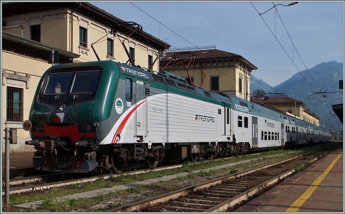 Die Trenord E 464 464 in Domodossola. 
13. Mai 2015