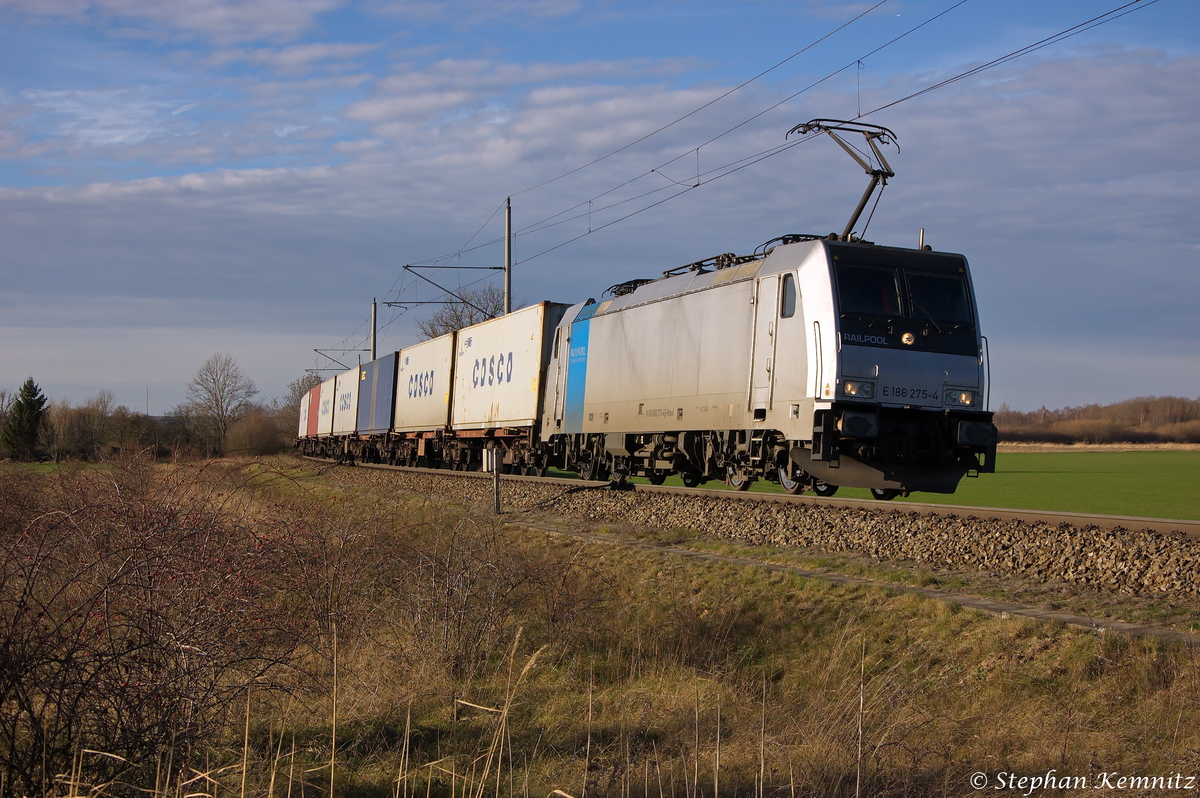 E 186 275-4 Railpool GmbH für METRANS Rail s.r.o mit einem METRANS Containerzug aus Richtung Salzwedel kommend in Stendal(Wahrburg) und war auf dem Weg zum DUSS-Terminal Leipzig-Wahren. 11.01.2014