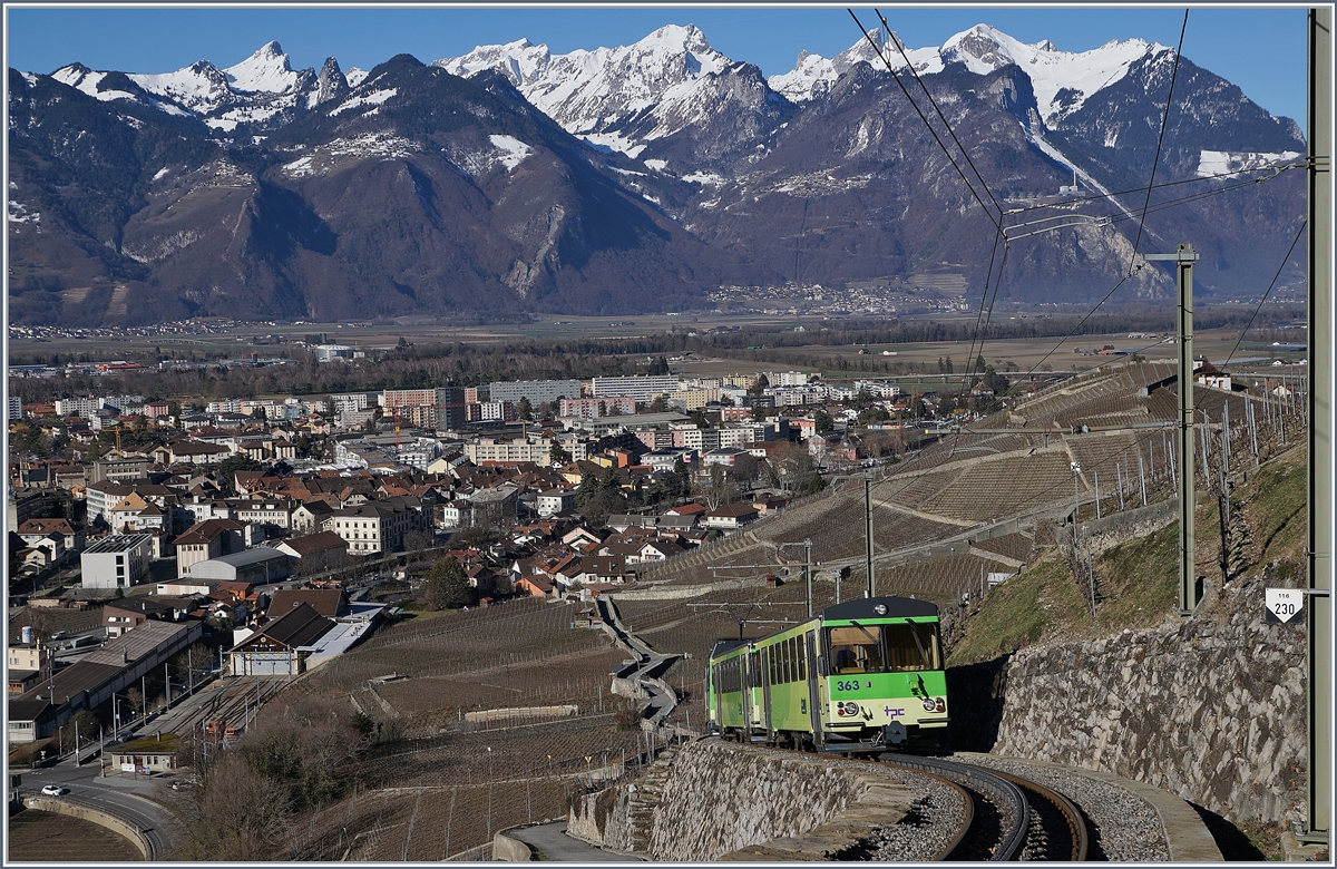 Ein A-l Regionalzug auf der Fahrt in Tal, links im Bild ist der nächste Halt, Aigle Dépôt A-L zu erkennen, dort wird der Zug für die kurze Fahrt durch die Stadt Aigle bis zum SBB Bahnhof die Fahrtrichtung wechseln. 


17. Feb. 2019