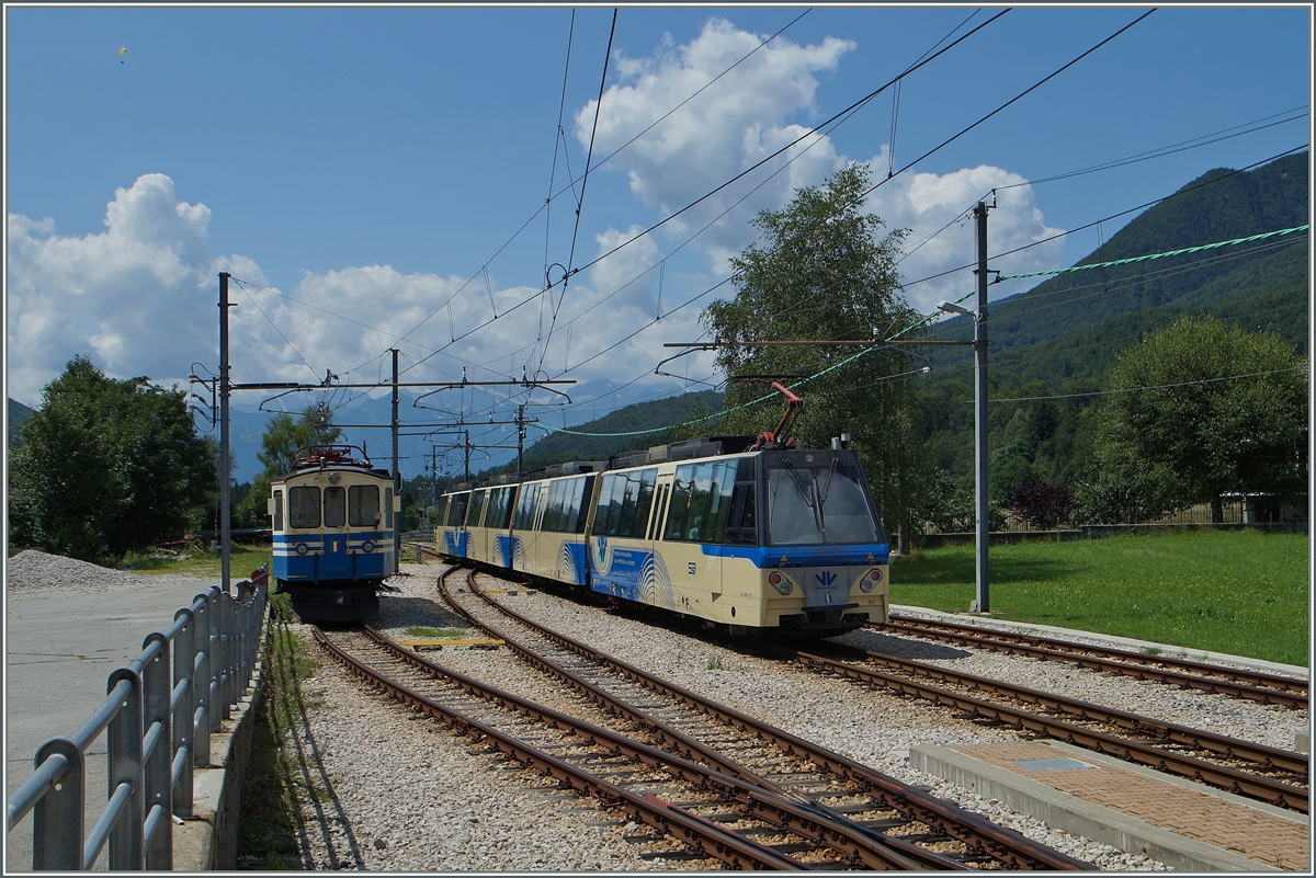 Ein alter De 4/4 und ein SSIF  Treno Panoramico  in Santa Maria Maggore.
5. August 2014