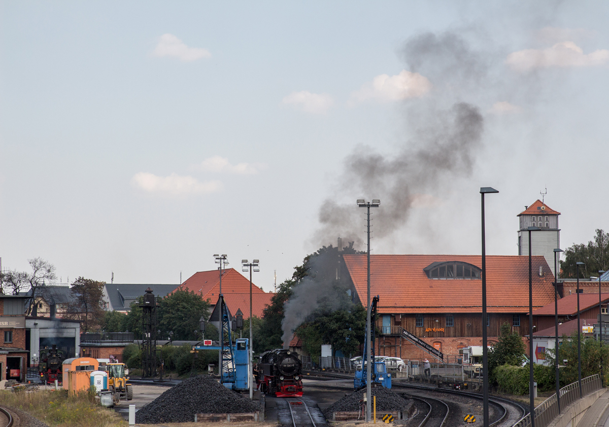 Ein Blick zum Bahnwerk der HSB in Wernigerode wurde am 19.08.16 im Bild festgehalten. Zu erkennen ist 99 7241-5.