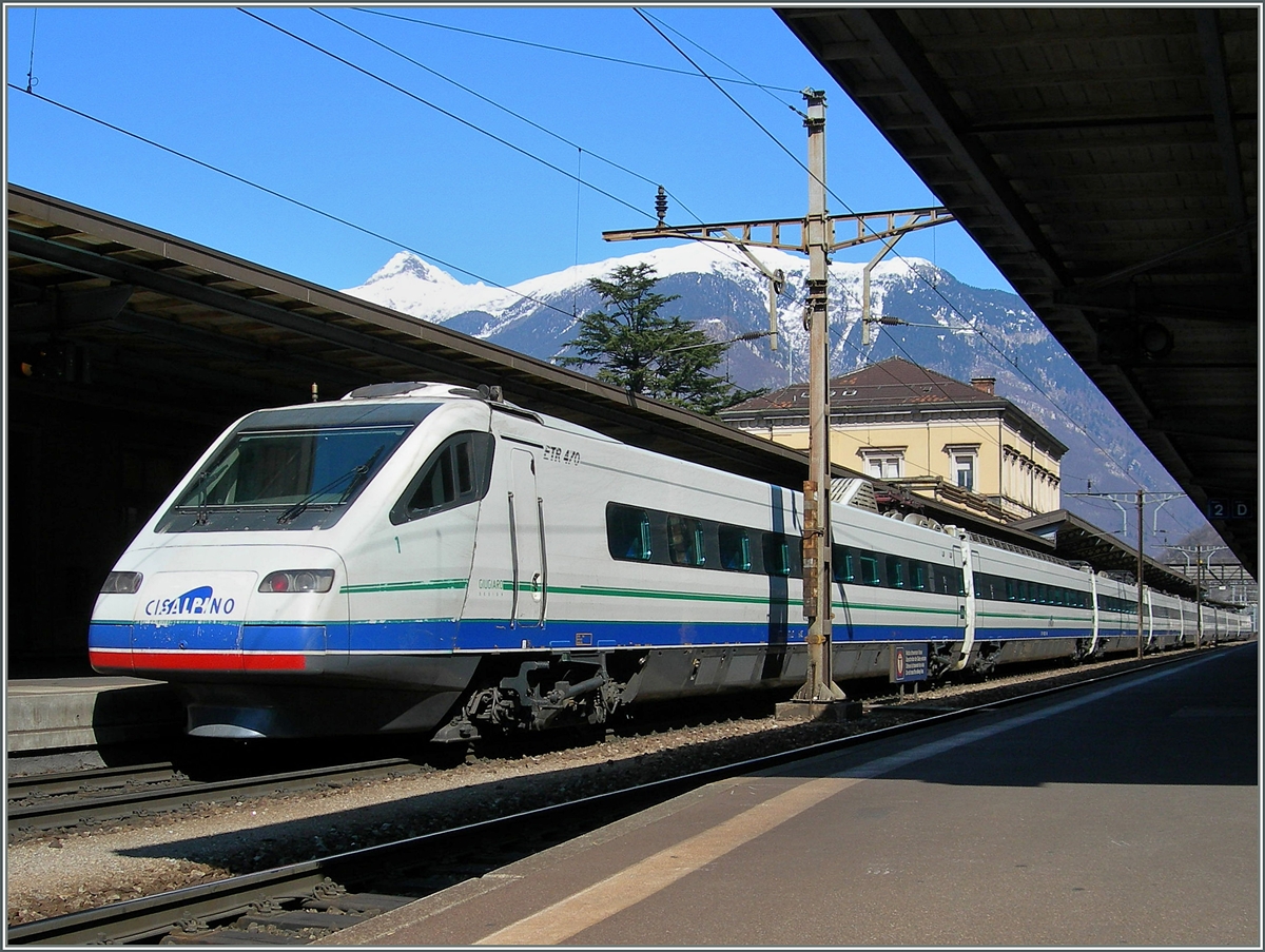 Ein CIS ETR 471 auf der Fahrt Richtung Norden beim Halt in Bellinzona.
13. März 2006