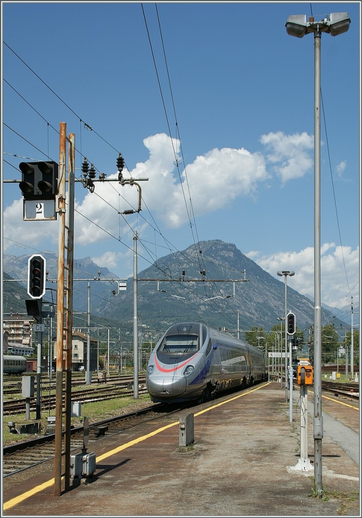 Ein ETR 610 in  Cisalpino -Farben erreicht Domodossola.
20. Aug. 2011