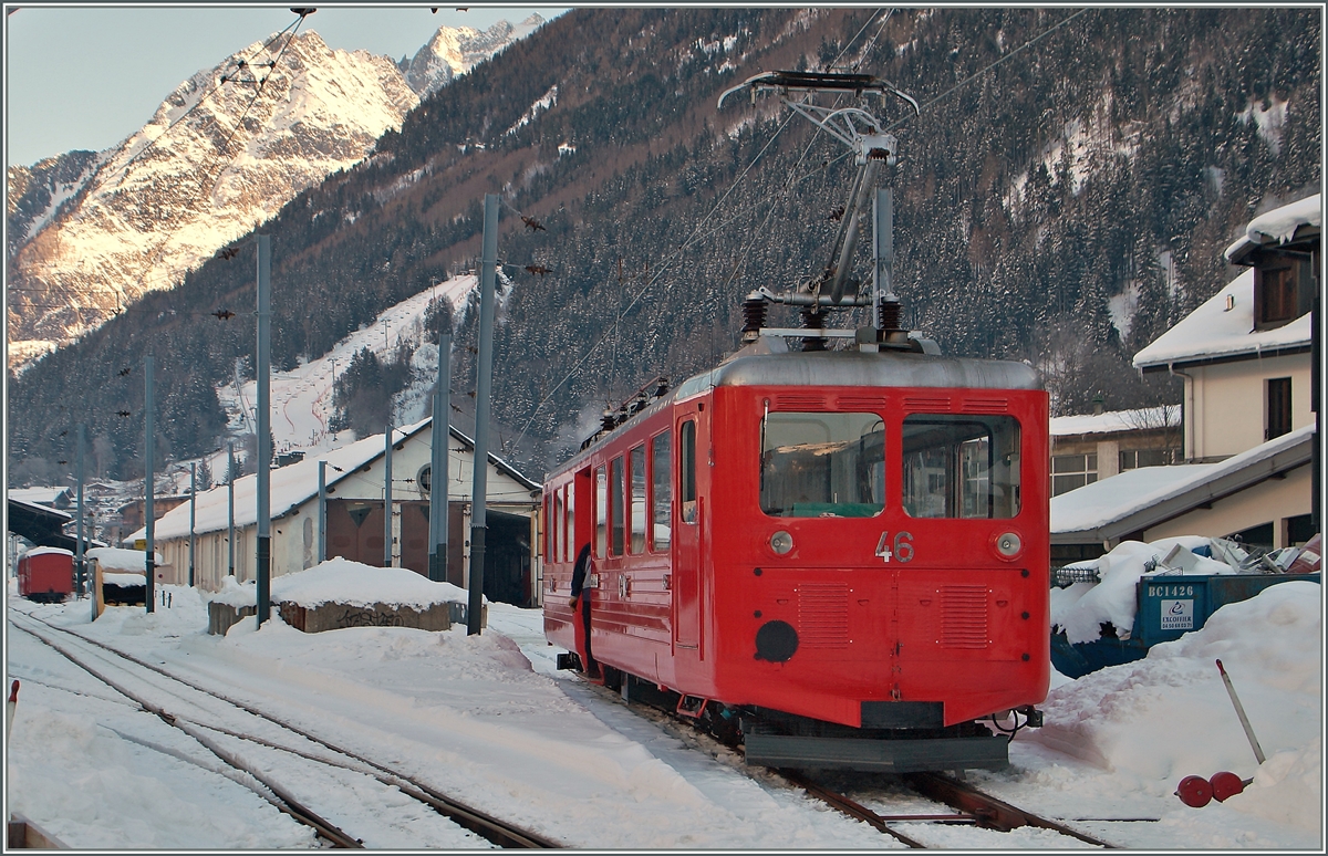 Ein M-C Triebwagen rangiert im Talbahnhof von Chamonix. 
20. Feb. 2015