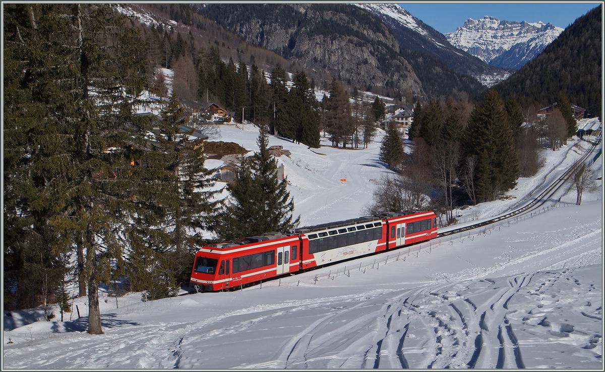 Ein SNCF TER nach Chamonix kurz nach Vallorcine.
20. Feb. 2015