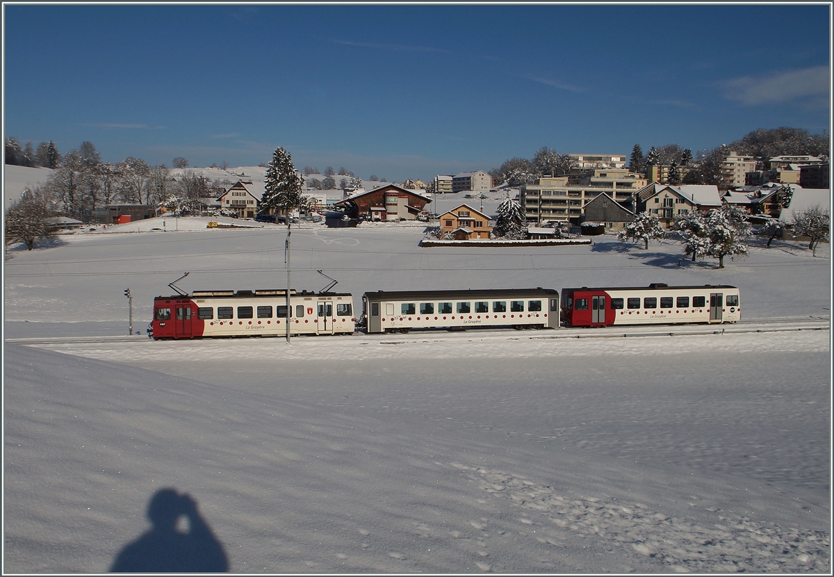 Ein TPF  Tüpfli-Zug  bei Châtel St-Denis.
21. Jan. 2015