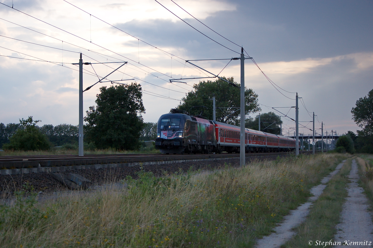 ES 64 U2 - 009  Europa ohne Grenzen  (182 509-0) MRCE Dispolok GmbH für DB Regio AG mit dem IRE  Berlin-Hamburg-Express  (IRE 18595) von Hamburg Hbf nach Berlin Ostbahnhof in Rathenow. 15.08.2014