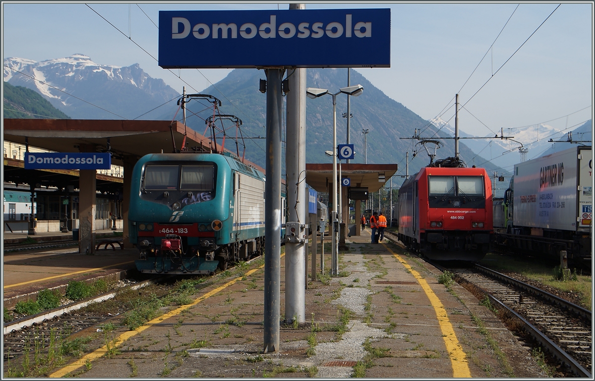 FS E 464 183 und SBB Re 484 002 in Domodossola. 
13. Mai 2015