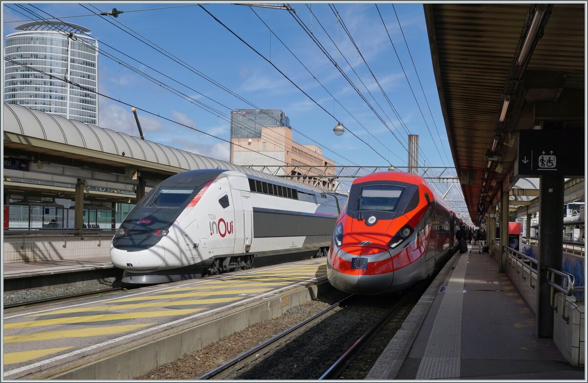 SNCF TVG Duplex Rame 264 und der FS Treniatlia ETR 400 031 ist aus Paris Gare de Lyon in Lyon Part Dieu. 

13. März 2024