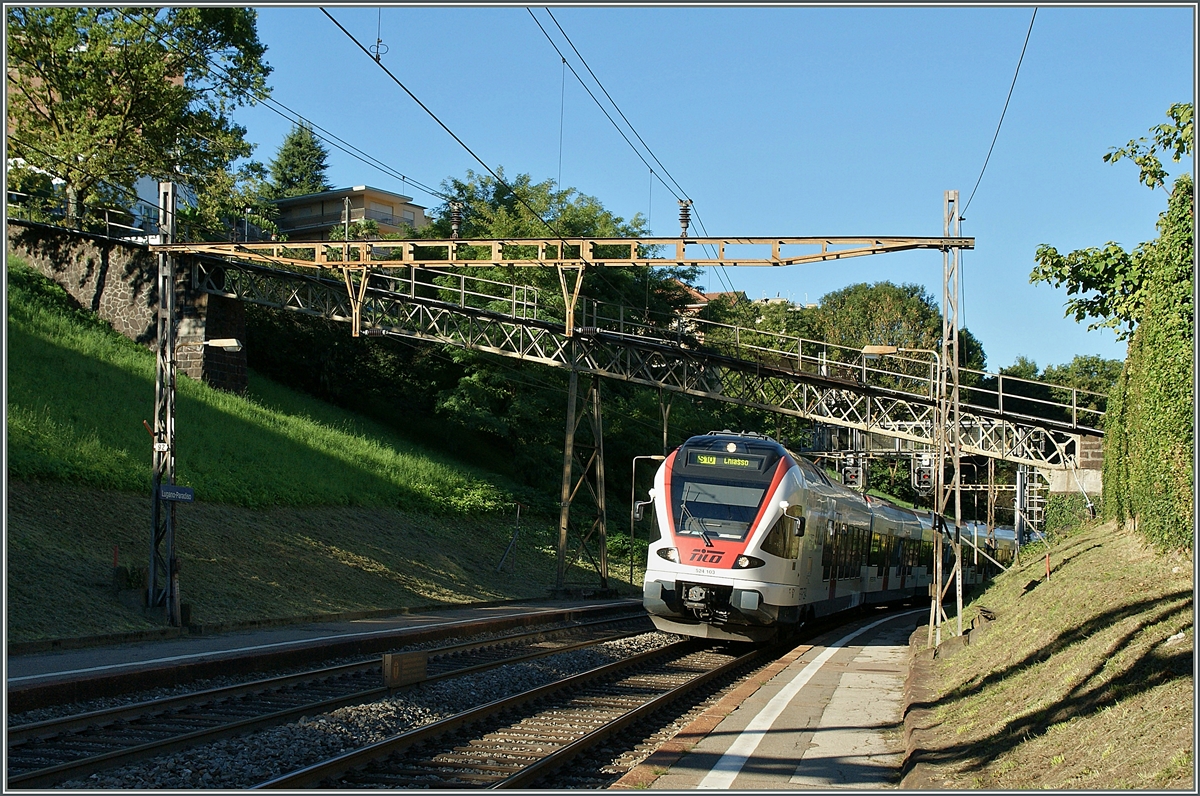 Südlich von Lugano bestimmen neben wenigen Fernverkehrs- bzw. internationalen Reisezügen hauptsächlich die halbstündlich verkehrenden Flirt das Bild. 
Lugano Paradiso, den 13. Sept. 2013