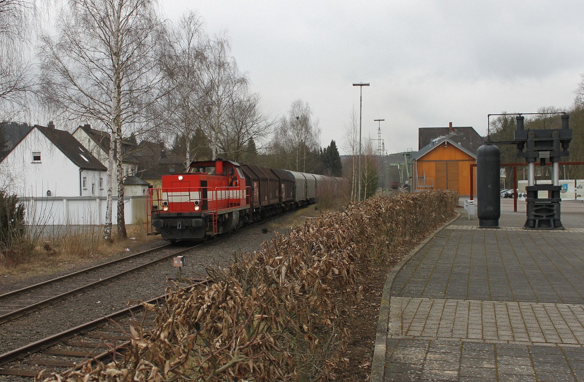 WEBA 07 mit Güterzug in Puderbach (18.02.2015)