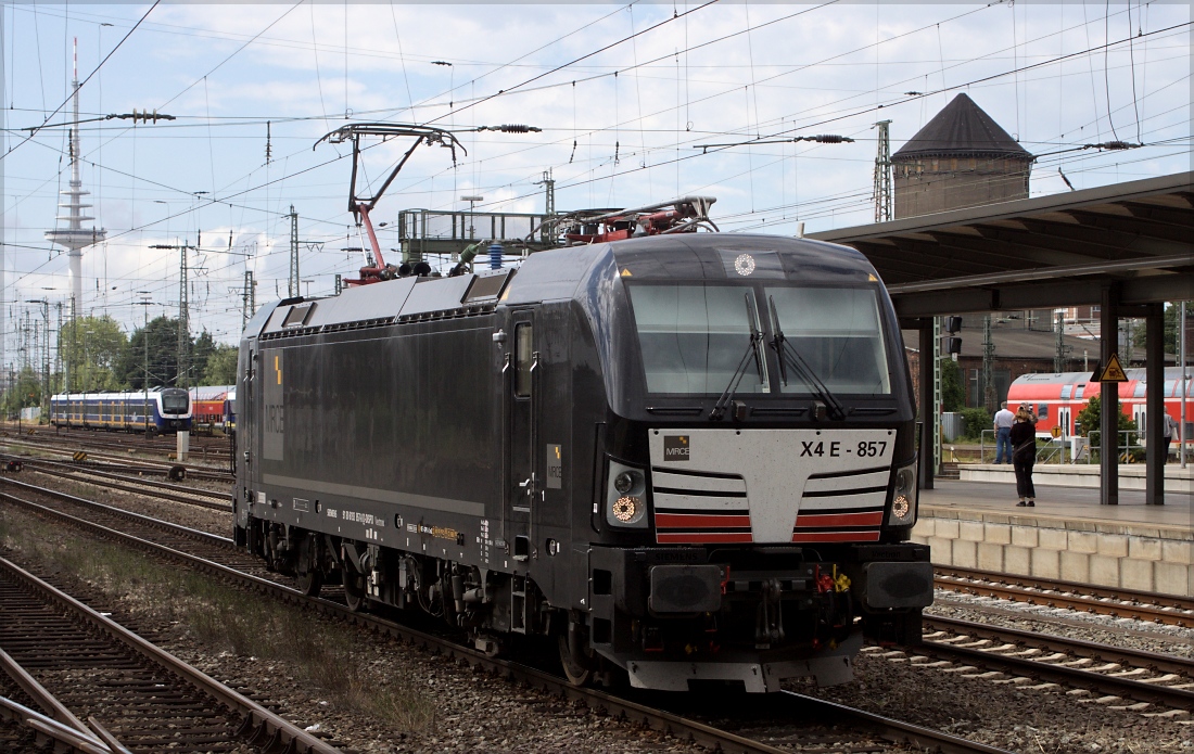 X 4 E-857 am 14.06.14 in Bremen Hbf