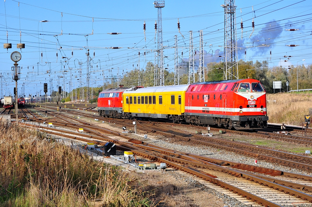 Zu Funkemessfahrten waren am 05.11.2013 die MEG 302 und die MEG 304 rund um Rostock untwerwegs.Hier in Rostock-Seehafen.