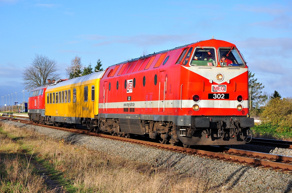 Zu Funkemessfahrten waren am 05.11.2013 die MEG 302 und die MEG 304 rund um Rostock untwerwegs.Hier in Gross Schwa.