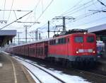 BR 140 140 590-1 mit leeren Autowagen am 07.02.10 in Fulda